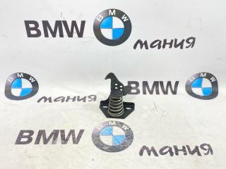 Крюк замка капота BMW X3 2004 контрактная Крюк замка капота BMW X3 2004