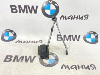 Крепление аккумулятора BMW X3 2004