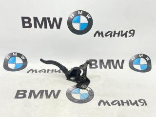 Крюк замка капота BMW X5 2005 контрактная Крюк замка капота BMW X5 2005