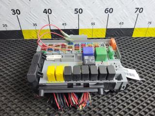 Фото запчасти блок предохранителей Opel Astra G 2003 контрактная запчасть Запчасть блок предохранителей Opel Astra G 2003