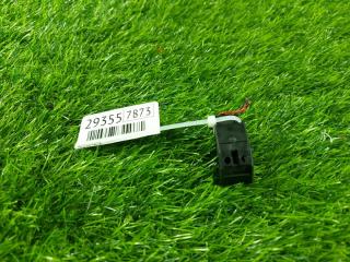 Запчасть кнопка стеклоподъемника Volkswagen Golf 4 2004