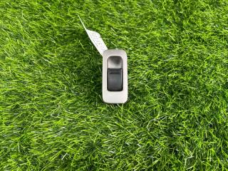 Фото запчасти кнопка стеклоподъемника задняя правая Chevrolet Cruze HR 2006 контрактная запчасть Запчасть кнопка стеклоподъемника задняя правая Chevrolet Cruze HR 2006