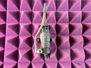 Запчасть насос омывателя Volkswagen Passat 2008