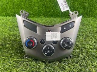 Блок управления климат-контролем Chevrolet Aveo 2011