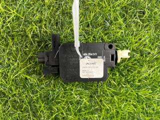 Запчасть замок лючка бензобака Jaguar XJ 2005