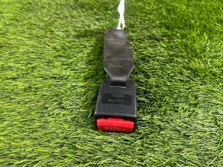 Запчасть замок ремня безопасности задний Peugeot 206