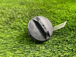 Фото запчасти крышка топливного бака Chevrolet Cruze HR 2006 контрактная запчасть Запчасть крышка топливного бака Chevrolet Cruze HR 2006