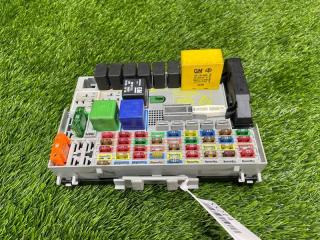 Фото запчасти блок предохранителей передний Opel Zafira A контрактная запчасть Запчасть блок предохранителей передний Opel Zafira A