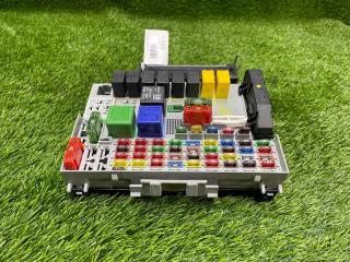 Фото запчасти блок предохранителей передний Opel Zafira A контрактная запчасть Запчасть блок предохранителей передний Opel Zafira A