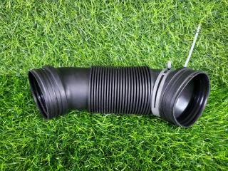 Запчасть патрубок воздушный передний Audi A3 2011