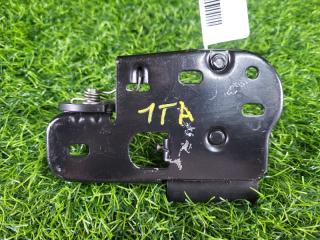 Запчасть замок капота Volkswagen Golf 2005