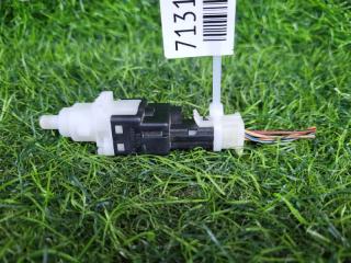 Запчасть датчик включения стоп сигналов Alfa Romeo 147 2008