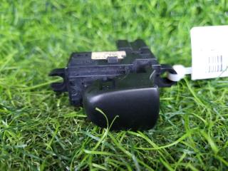 Запчасть кнопка стеклоподъемника задняя левая Nissan Juke 2011