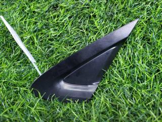 Запчасть уголок двери правый Fiat Punto 2011