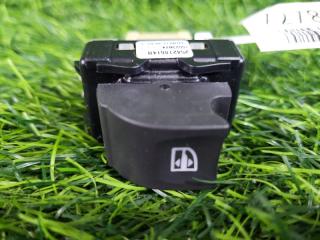 Запчасть кнопка стеклоподъемника Renault Captur 2013