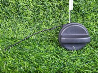 Фото запчасти крышка топливного бака задняя Chevrolet Aveo 2011 контрактная запчасть Запчасть крышка топливного бака задняя Chevrolet Aveo 2011