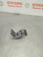 Фото запчасти петля двери задняя левая Opel Corsa D 2008 Б/У запчасть Запчасть петля двери задняя левая Opel Corsa D 2008