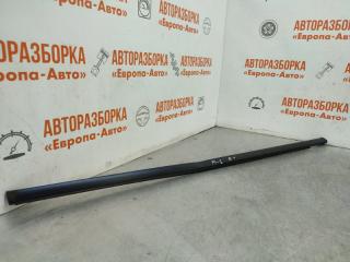 Запчасть уплотнитель передний правый Renault Megane 2 2007