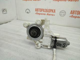 Моторчик стеклоподъемника передний правый S40 2006 Моторчик стеклоподъемника передний правый S40 2006