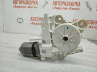 Моторчик стеклоподъемника передний правый S40 2006 Моторчик стеклоподъемника передний правый S40 2006