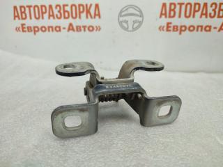 Запчасть петля двери багажника левая Land Rover Discovery 3 2007