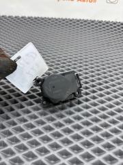 Запчасть моторчик заслонок печки Mercedes W220 2001