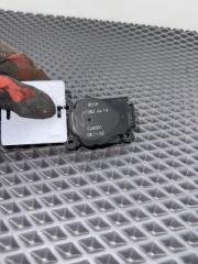 Запчасть моторчик заслонок печки Mercedes W220 2001