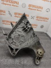 Фото запчасти кронштейн тнвд Opel Insignia 2012 Б/У запчасть Запчасть кронштейн тнвд Opel Insignia 2012