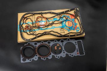 Запчасть ремкомплект двигателя ISUZU