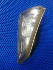 Запчасть вставка между стопов задняя левая Toyota Caldina