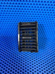 Запчасть решетка вентиляции салона правая Toyota Alphard