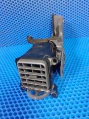 Фото запчасти решетка вентиляционная правая Toyota Regius контрактная запчасть Запчасть решетка вентиляционная правая Toyota Regius