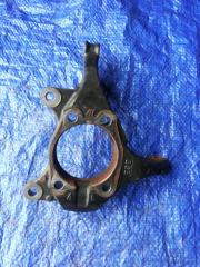 Запчасть кулак поворотный передний левый Toyota Rav4