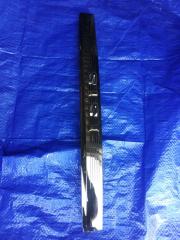 Запчасть накладка двери багажника Toyota ISIS