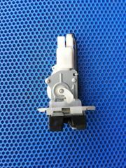 Запчасть замок двери багажника задний Suzuki SX4