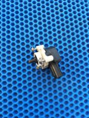 Запчасть датчик высоты дорожного просвета задний правый Toyota Raum