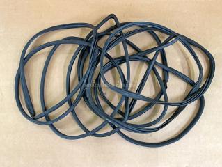 Уплотнительная резинка Subaru Forester 2008 контрактная Уплотнительная резинка Subaru Forester 2008