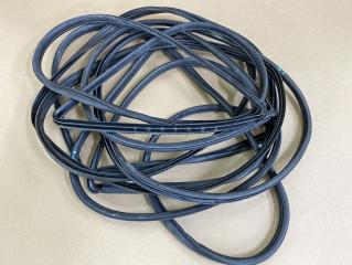 Уплотнительная резинка Subaru Forester 2010 контрактная Уплотнительная резинка Subaru Forester 2010