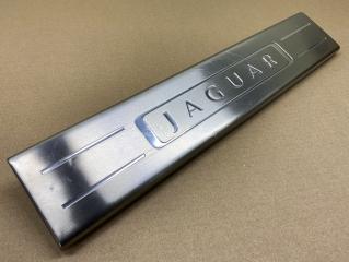 Запчасть накладка на порог салона передняя левая Jaguar XJ 2010