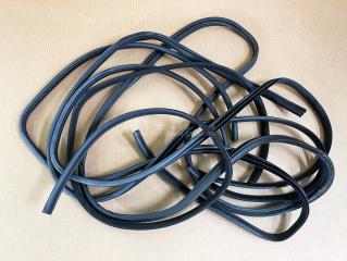 Уплотнительная резинка Subaru Impreza 2013 контрактная Уплотнительная резинка Subaru Impreza 2013