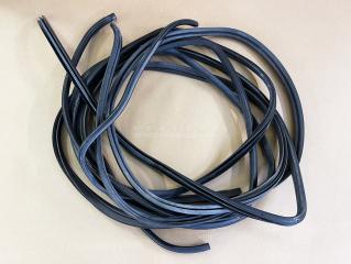 Уплотнительная резинка Subaru Forester 2013 контрактная Уплотнительная резинка Subaru Forester 2013