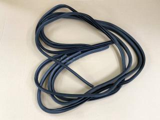 Уплотнительная резинка Subaru Outback 2015 контрактная Уплотнительная резинка Subaru Outback 2015