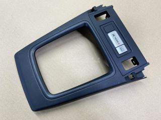 Запчасть консоль кпп Subaru Forester 2012