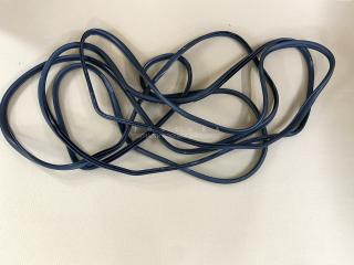 Уплотнительная резинка Subaru Outback 2012 контрактная Уплотнительная резинка Subaru Outback 2012