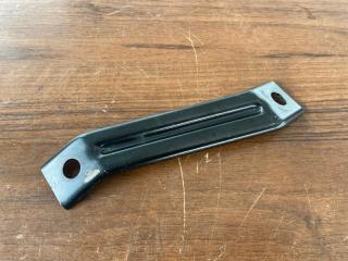 Кронштейн торпедо Mercedes Axor 2018