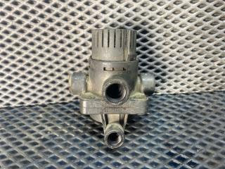 Клапан ускорительный Mercedes Actros