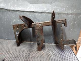 Кронштейн крыла передний правый DAF XF95