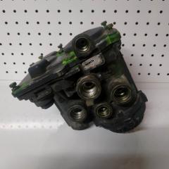 Кран управления тормозами прицепа Mercedes Axor