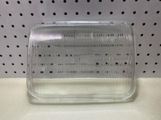 Стекло противотуманной фары правое Mercedes 609