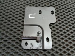 Кронштейн капота правый XF95 2002 XE315 Кронштейн капота правый XF95 2002 XE315
